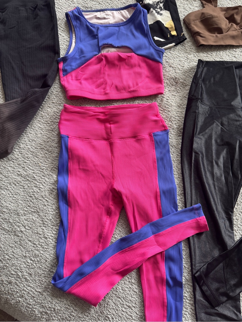 Luxe grab bag!Women’s workout leggings/sports bras; Beach Riot,DYI, Year of Ours - Picture 2 of 8